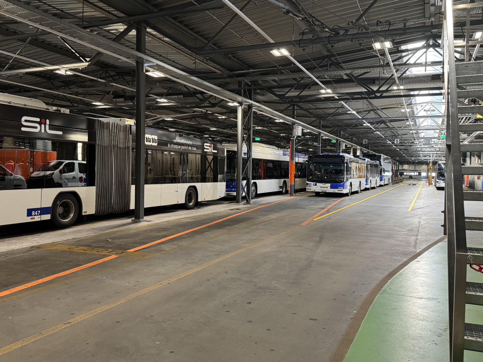 Fahrzeughalle TL